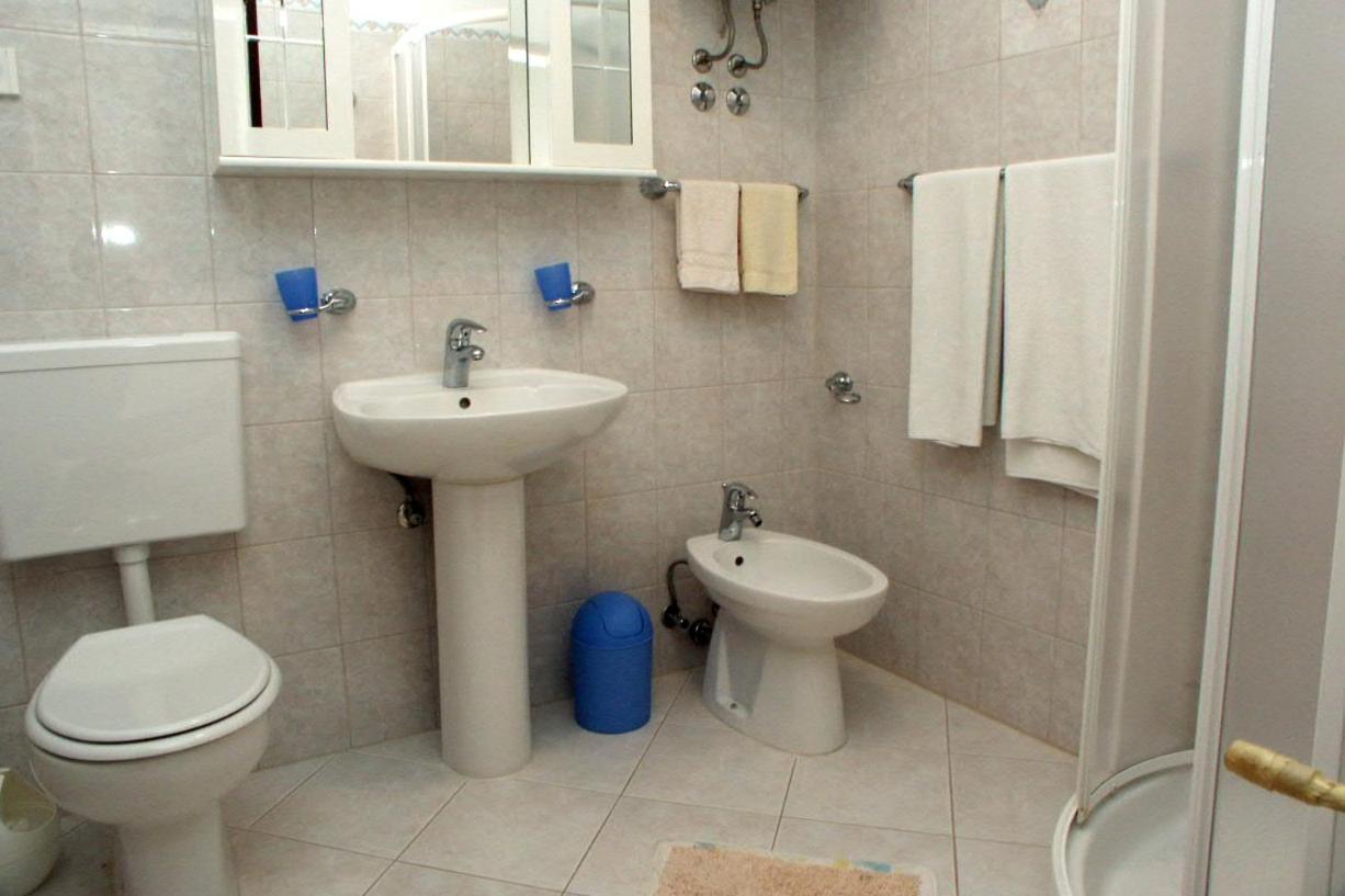 Apartments By The Sea Duga Luka - Prtlog, Labin - 2367 Drenje  ภายนอก รูปภาพ